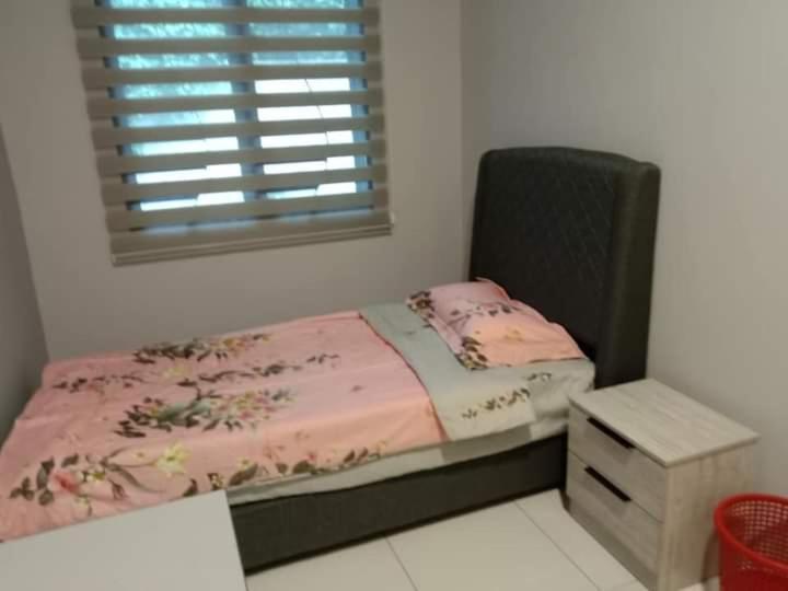 QC homestay Pusing Luaran gambar